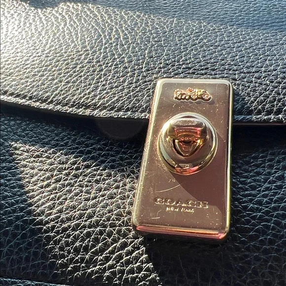 Lane Shoulder Bag - Picture 2 of 10